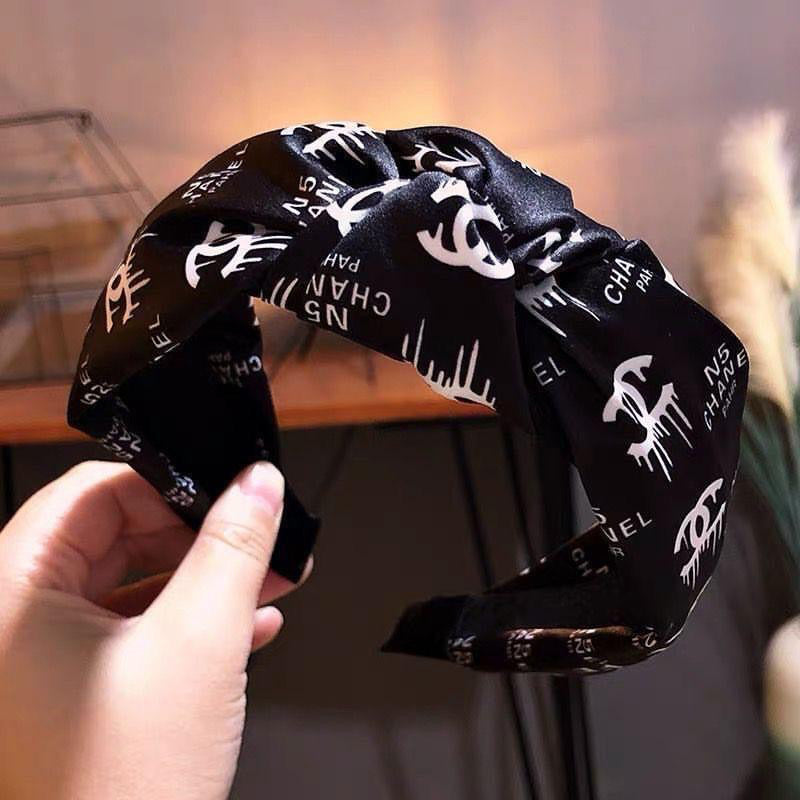 Chanel 2022 22B Velvet Headband Black